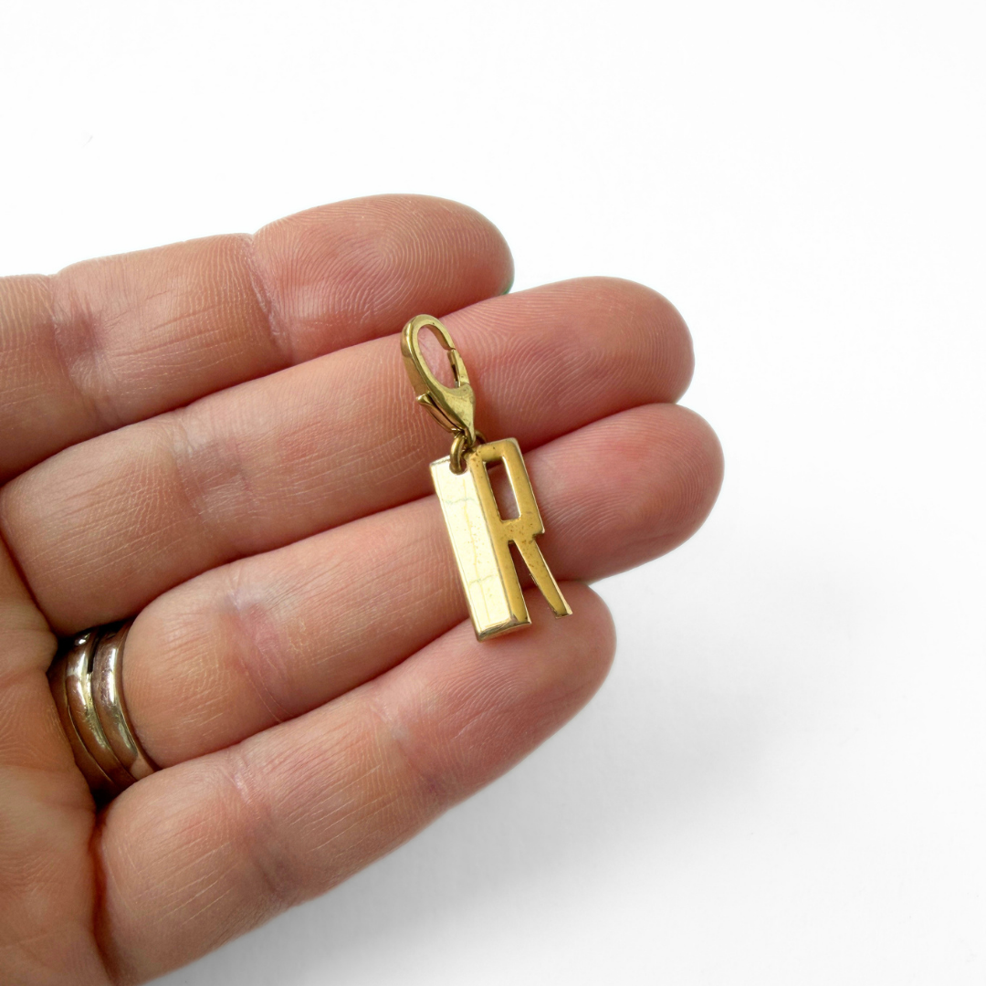 Small vintage gold plated letter "R" charm