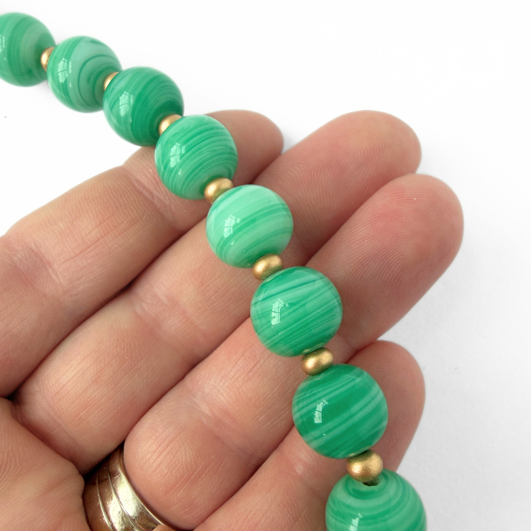 Vintage Japanese Glass beaded necklace: Green Swirl
