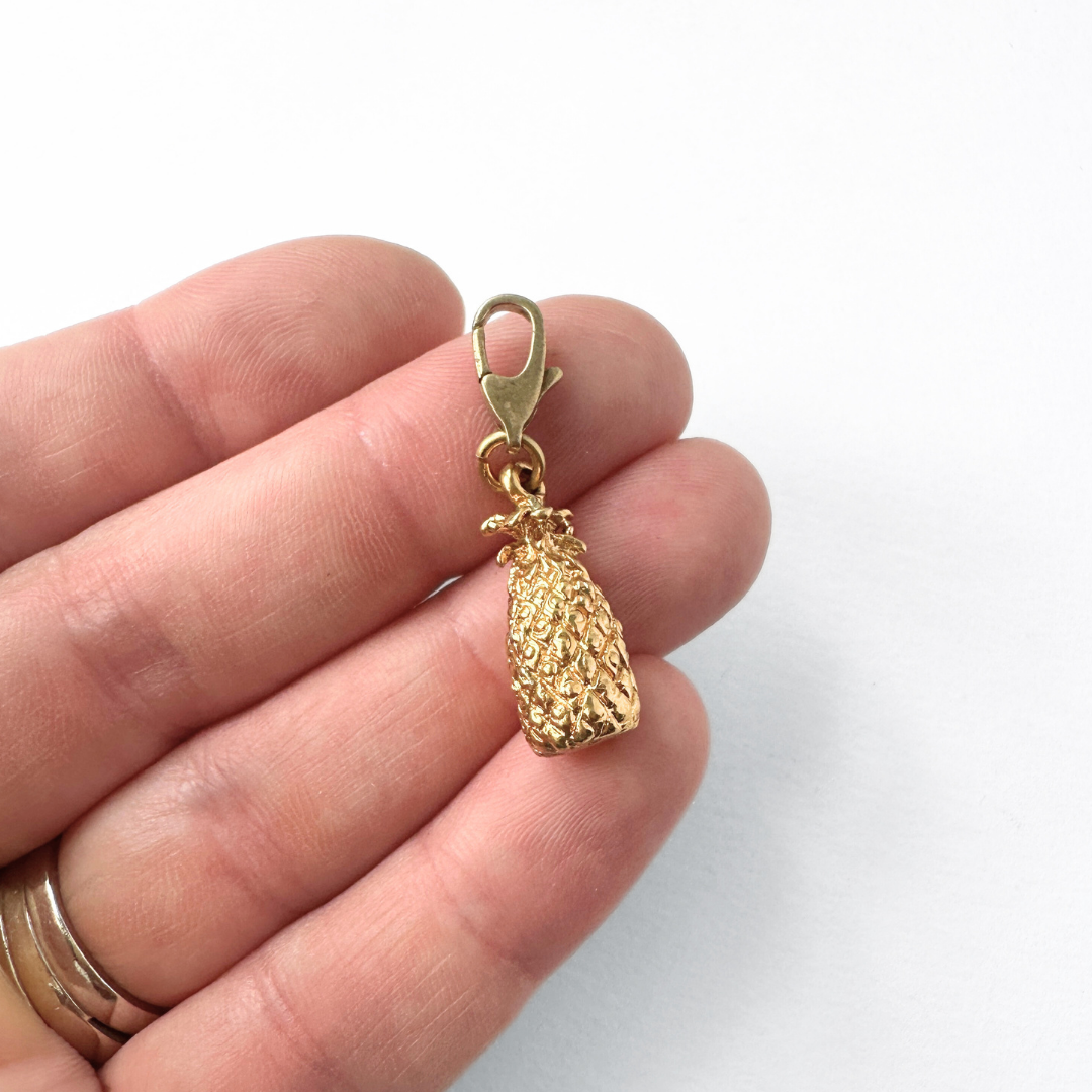 Vintage gold tone pineapple charm