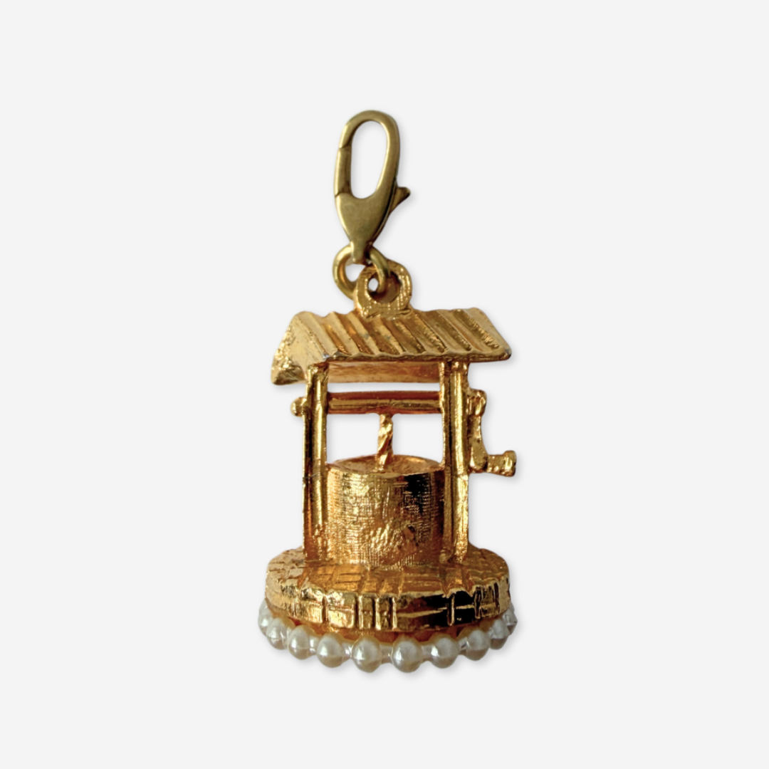 Vintage gold tone Wishing Well charm