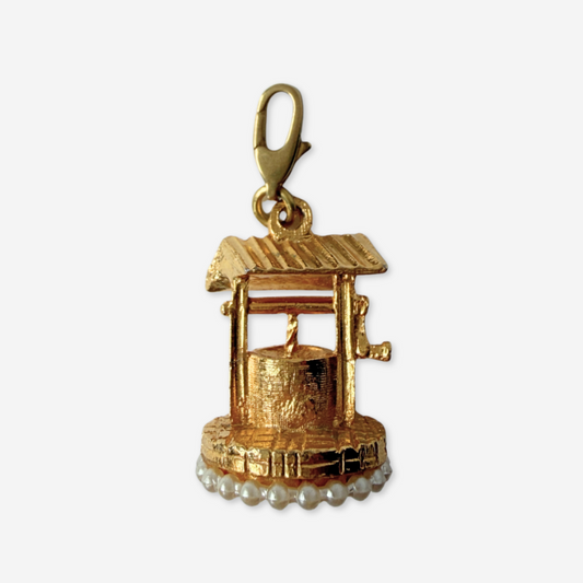 Vintage gold tone Wishing Well charm