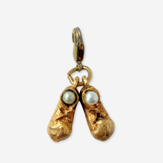 Vintage gold tone baby booties charm with pearl accent